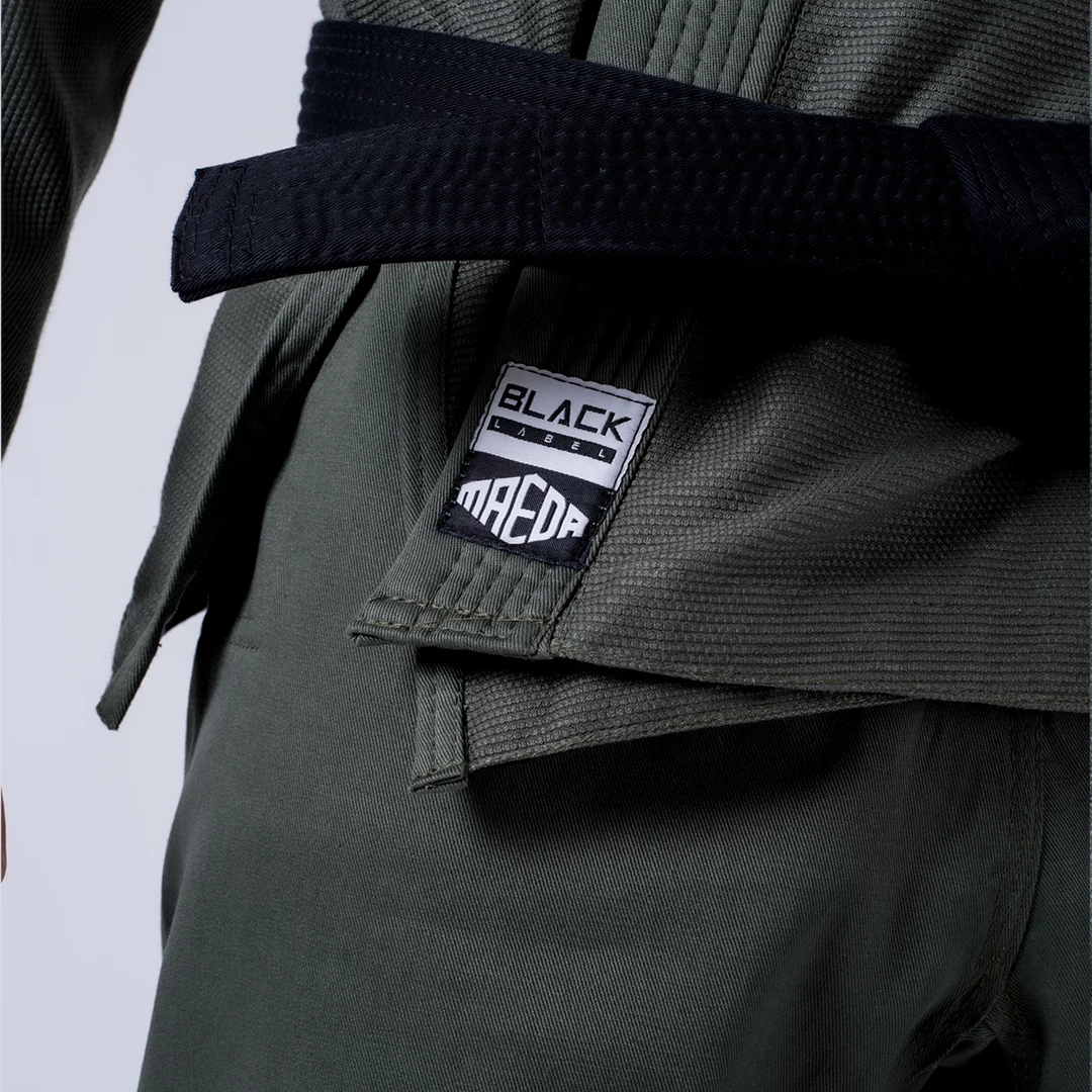 KIMONOS Maeda Black Label Jiu Jitsu Gi (Free White Belt)