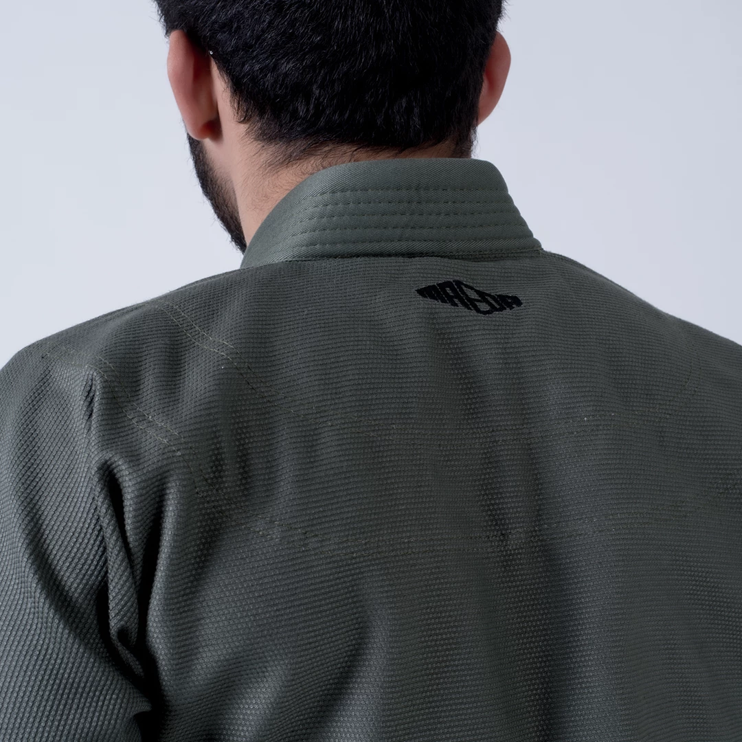 KIMONOS Maeda Black Label Jiu Jitsu Gi (Free White Belt)